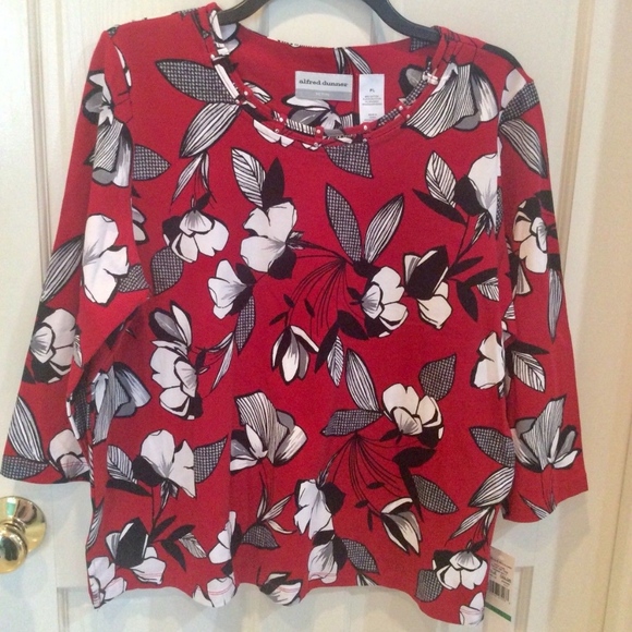 Alfred Dunner Tops - HP🎉 NWT Alfred Dunner Red Black Top Petite Large